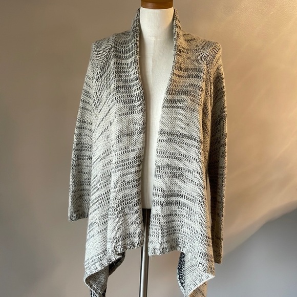 BCBGMAXAZRIA open high low cardigan sweater wool blend pockets geo hem back Med - Picture 3 of 10